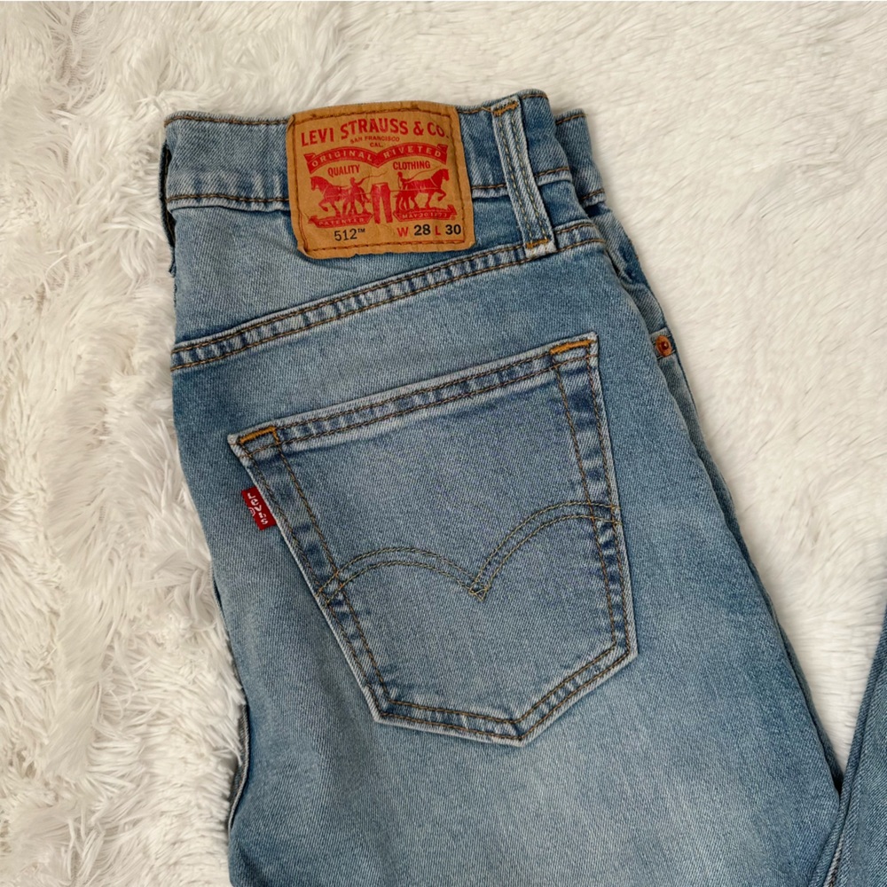 Levi Jeans - Picture 2 of 4